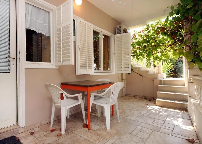Apartman By The Sea Brna, Korcula - 9293 *